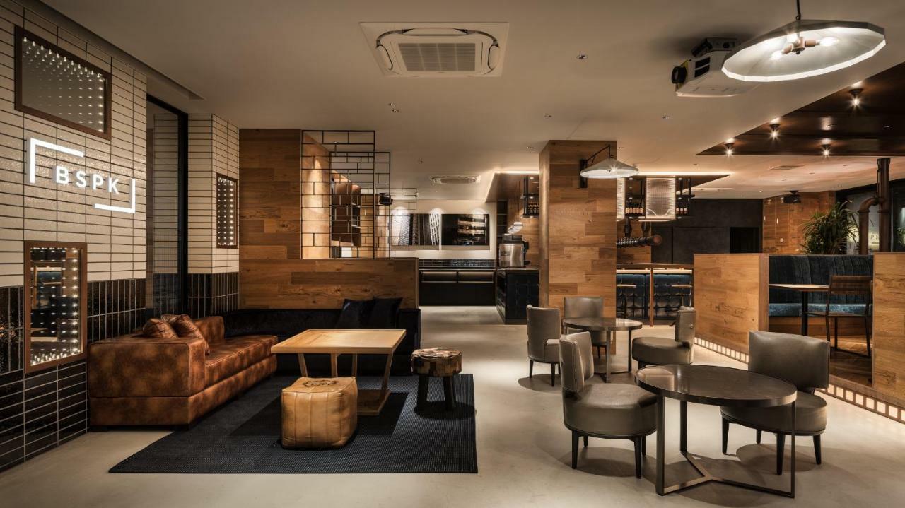 Bespoke Hotel Shinsaibashi Osaka Exterior photo